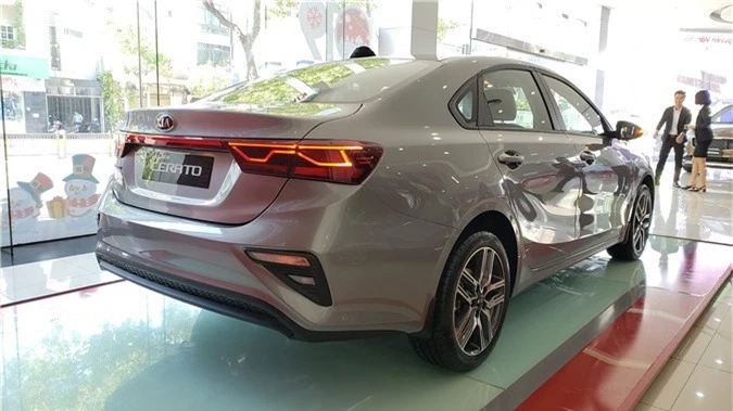 hyundai-elantra-2019-16.jpg