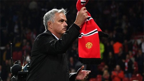 Ngỡ ngàng trước lời Pep Guardiola nói về việc Mourinho bị sa thải