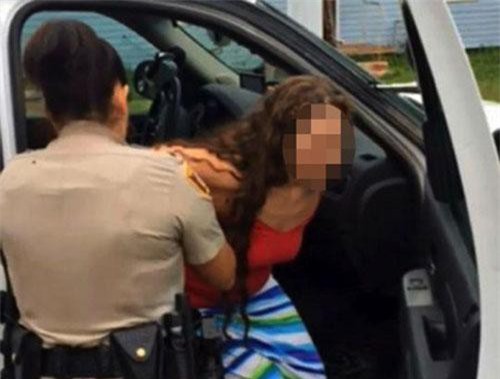 Mẹ ác nhân quay video lạm dụng con gái 16 tháng tuổi rồi gửi cho bạn trai