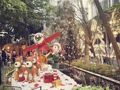 Sinh viên hào hứng với khu vườn Giáng sinh lộng lẫy như ở trời Âu