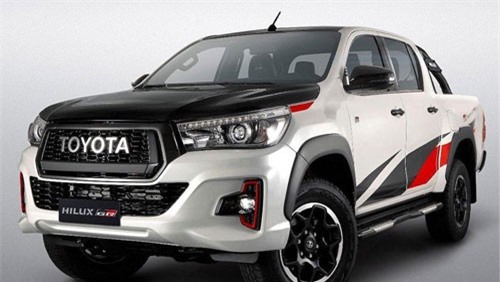 Cận cảnh bán tải Toyota Hilux 2019 bản thể thao GR Sport
