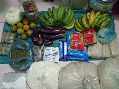 Nữ sinh xa nhà khoe toàn gạo, đồ ăn, rau củ sạch cha mẹ gửi từ quê lên khiến dân mạng vừa chạnh lòng vừa ghen tỵ