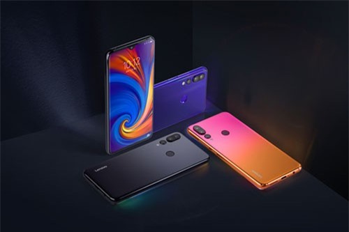 Smartphone chip S710, RAM 6 GB, 3 camera sau, giá ‘mềm’