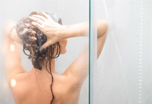 4 sai lầm khi tắm gây khô nẻ, bong tróc da trong mùa này mà nhiều người không hề hay biết