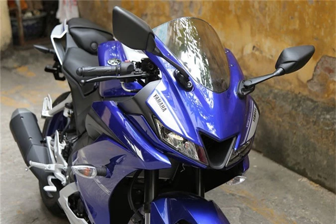 Can canh Yamaha R15 vua giam gia 14 trieu tai Viet Nam-Hinh-3