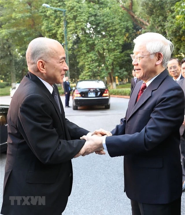 Tổng Bí thư, Chủ tịch nước Nguyễn Phú Trọng và Quốc vương Campuchia trong cuộc gặp chiều 19/12 (ảnh: TTXVN)