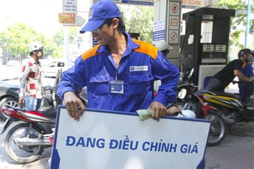 BẢN TIN TÀI CHÍNH - KINH DOANH: Giá xăng có thể giảm tiếp, cà phê Việt xâm nhập thị trường Mỹ