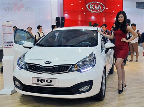 Ngừng bán gần 1 năm, Kia Rio bất ngờ xuất hiện trở lại