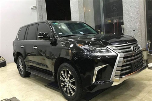 Dân chơi Nghệ An độ Lexus LX570 cũ thành mới với giá chỉ 450 triệu