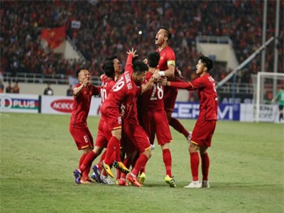 Quế Ngọc Hải đeo băng thủ quân đội tuyển Việt Nam tại Asian Cup 2019