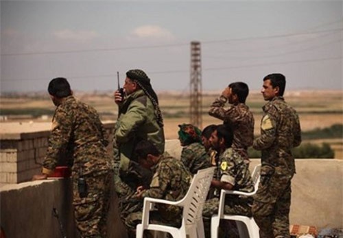 Lực lượng thân Mỹ tính thả hàng nghìn tay súng IS ở Syria