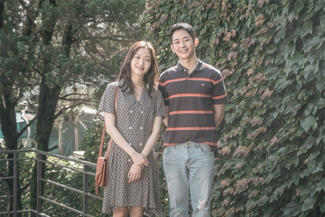 Jung Hae In đóng cặp với Kim Go Eun nhưng lại trông giống đôi bạn thân hơn là tình nhân