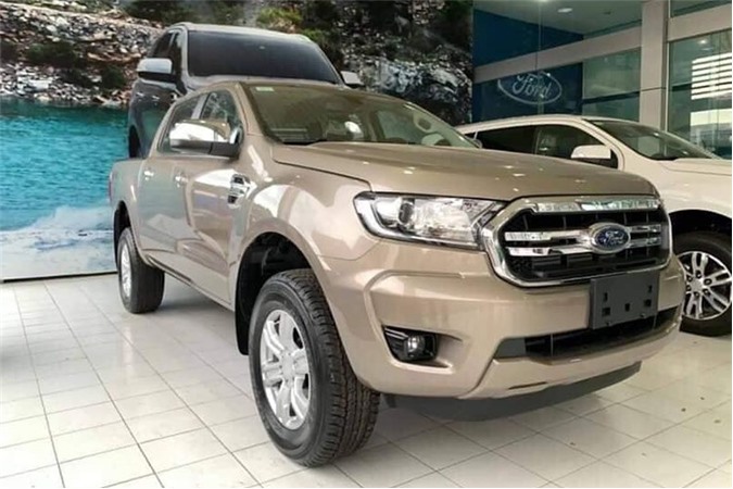 "Soi" Ford Ranger XLT 2018 giá 779 triệu tại Việt Nam