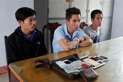 Thuê xe ô tô đi dọc quốc lộ 1A để trộm tài sản