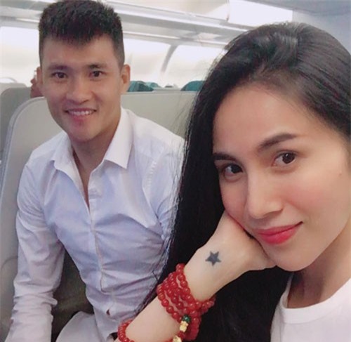 Thủy Tiên lên tiếng trước Công Vinh đòi ly hôn vì tơ tưởng tình cũ?