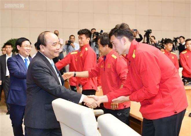 ĐT Việt Nam được trao Huân chương Lao động hạng Nhất, Quang Hải nhận thưởng đặc biệt - 3