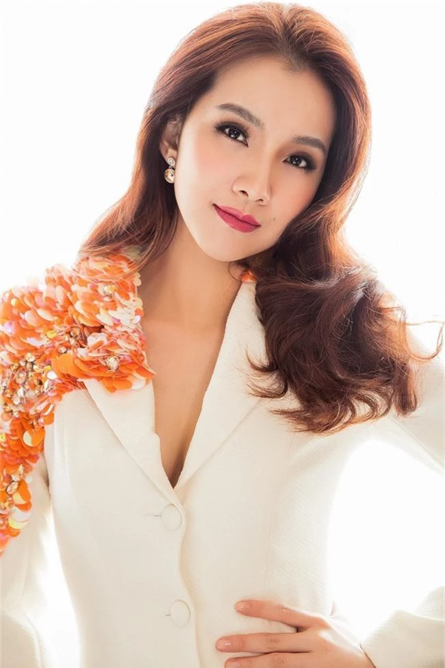 Hoa hậu Thùy Lâm khiến công chúng ngưỡng mộ với vẻ đẹp không góc chết sau 10 năm thi Hoa Hậu Hoàn Vũ - Ảnh 15.