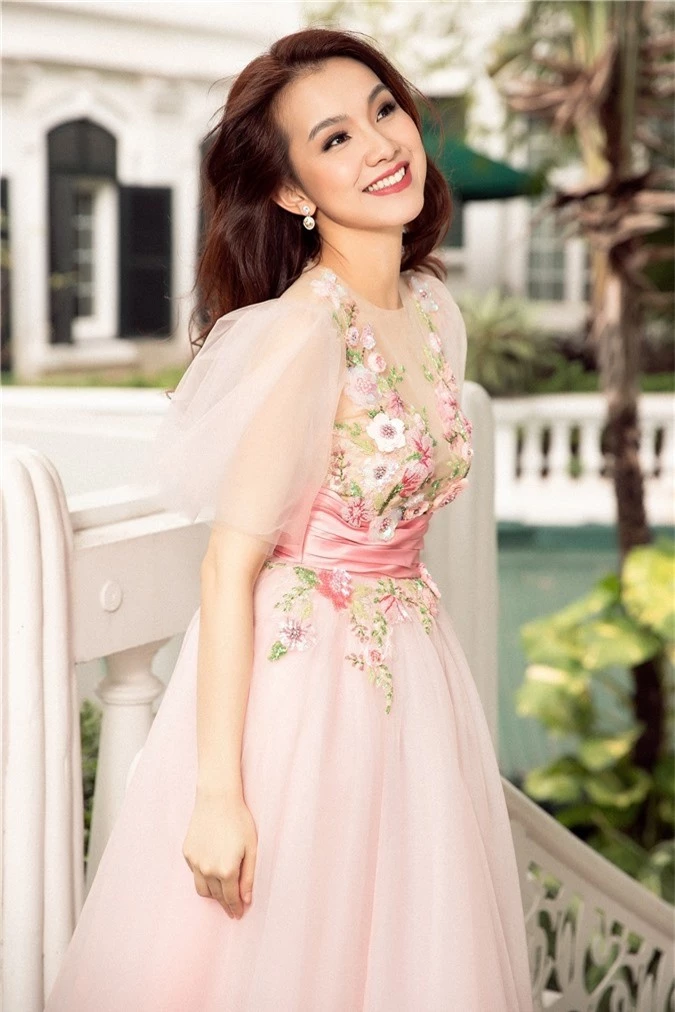 Nhan sắc sau 10 năm của Hoa hậu Hoàn vũ Việt Nam sống “ẩn dật” nhất - Ảnh 13.