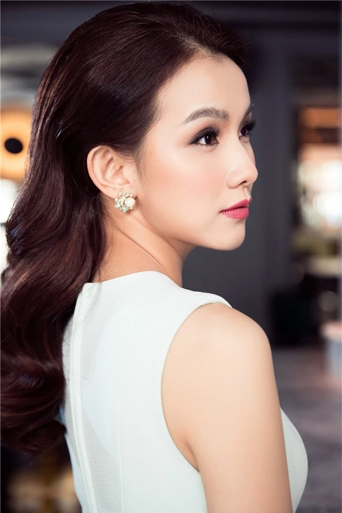 Nhan sắc sau 10 năm của Hoa hậu Hoàn vũ Việt Nam sống “ẩn dật” nhất - Ảnh 10.