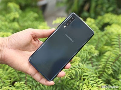 Đánh giá Samsung Galaxy A7 2018: thay đổi chiến lược ở phân khúc tầm trung