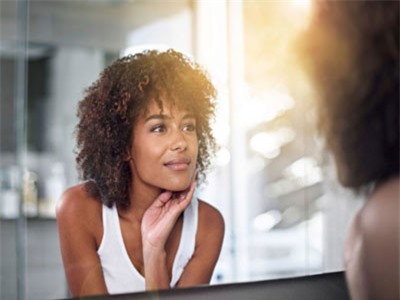 9 biểu hiện giúp bạn phát hiện bệnh qua khuôn mặt