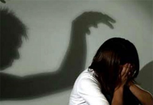 Bắt 2 “yêu râu xanh” hiếp dâm người khuyết tật