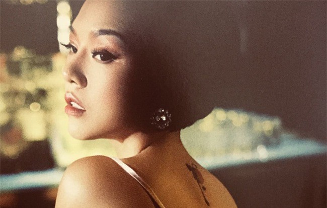 Thái Thùy Linh gây 'sốc' với hình ảnh mới và thừa nhận đã bước sang 'trang mới của cuộc đời'