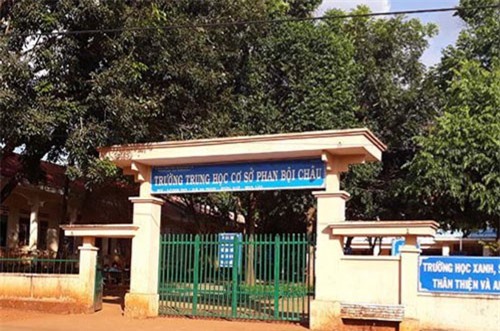 Gia Lai: Tạm giữ một thầy giáo nghi giở trò đồi bại với học sinh lớp 8