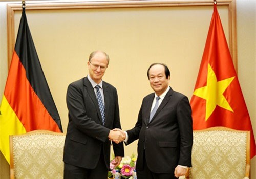 Bộ trưởng, Chủ nhiệm VPCP tiếp Đại sứ Nga, Đức