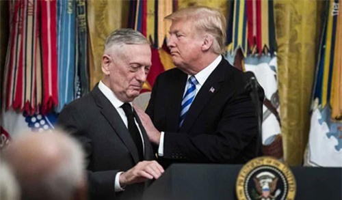 Ông chủ Lầu Năm Góc từ chức: Cơn sóng ngầm khuấy đảo thế giới