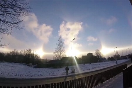 Clip: Hiện tượng lạ khiến '3 mặt trời' xuất hiện cùng lúc tại Thụy Điển