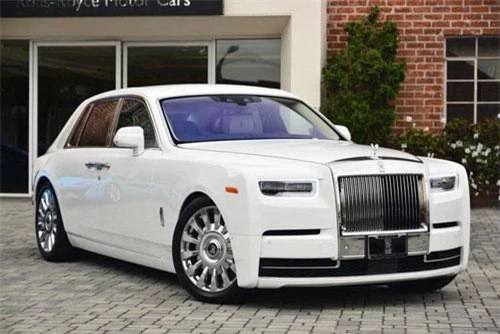 3. Roll-Royce Phantom.