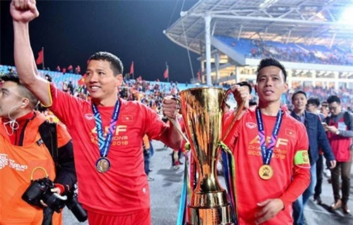 Tại Asian Cup 2019, đội tuyển Việt Nam sẽ không có Anh Đức và Văn Quyết.