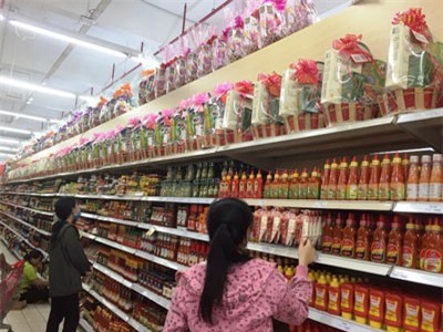 Thị trường giỏ quà Tết: 'Thượng vàng hạ cám', giá nào cũng có