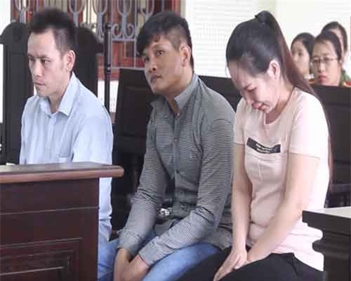 Giảm án xuống 20 năm tù cho cô gái giúp bạn tình mua 4kg 'đá'