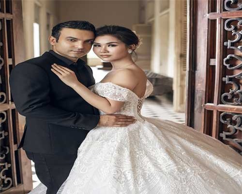 Võ Hạ Trâm bất ngờ tung ảnh cưới cùng bạn trai Ấn Độ