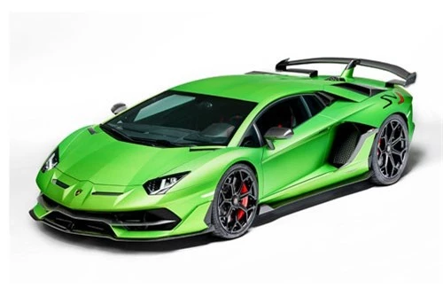 4. Lamborghini Aventador SVJ (vận tốc tối đa: 349 km/h).