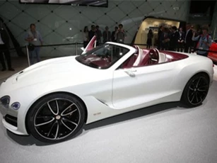 Bentley thừa nhận đã và đang mất khách vào tay Porsche, Tesla
