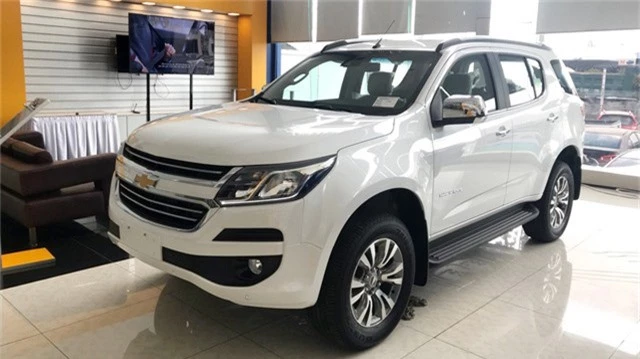 Chevrolet Trailblazer lội ngược dòng tăng giá dịp cuối năm. Trong khi các mẫu xe khác đua nhau khuyến mại, Chevrolet Trailblazer lại có mức tăng cao nhất 31 triệu đồng. (CHI TIẾT)