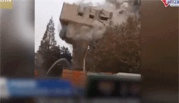 Clip: 'Kinh hãi' trước cảnh tượng tòa nhà đổ sập tại Trung Quốc