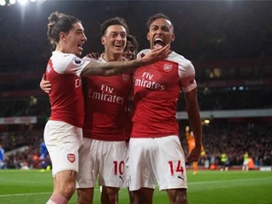 Aubameyang lập cú đúp, Arsenal ‘nhấn chìm’ Burnley