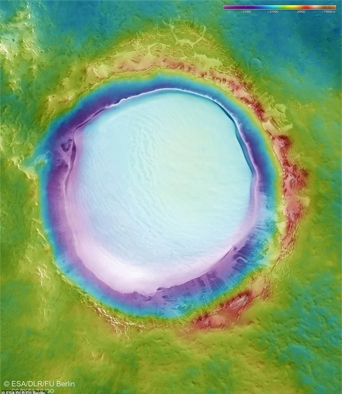 Cận cảnh hồ băng khổng lồ trên Sao Hỏa - Ảnh 2.