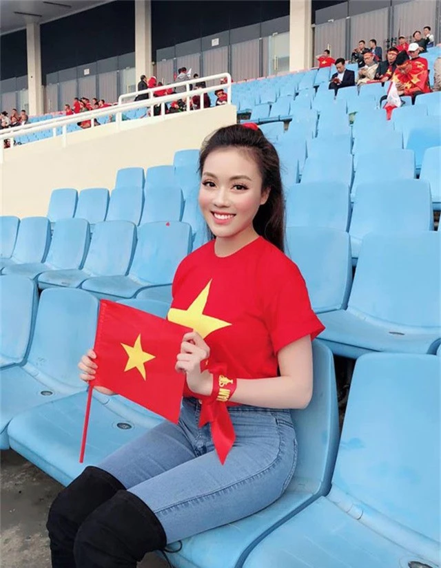 Đây là 3 cô gái hot nhất mùa AFF Cup 2018 vì quá xinh đẹp! - Ảnh 2.