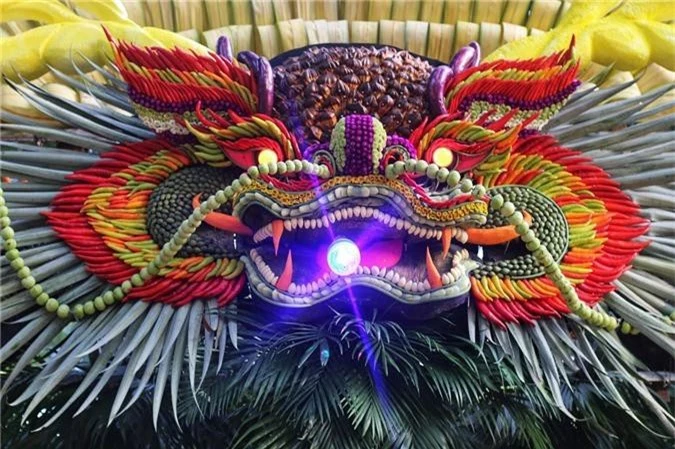 Mãn nhãn tác phẩm hình rồng “khổng lồ” được tạo từ 1,2 tấn hoa quả ở Hà Nội - Ảnh 3.