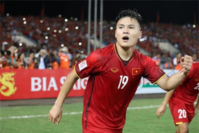 Quang Hải nhận giải Quả bóng vàng Việt Nam 2018 - Ảnh 1.