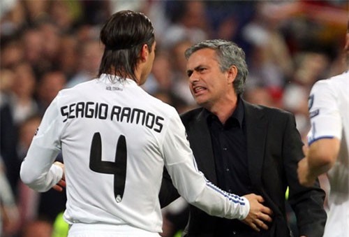 Ramos phản ứng bất ngờ trước tin đồn Mourinho trở lại dẫn dắt Real