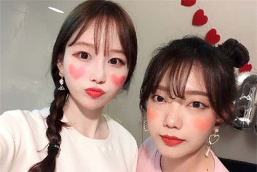 Clip: Mẹo makeup má hồng trái tim đẹp như gái Hàn Quốc