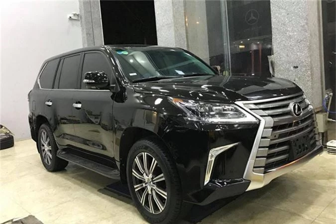 Dân chơi Nghệ An độ Lexus LX570 cũ thành mới với giá chỉ 450 triệu. Mới đây, một chiếc SUV hạng sang Lexus LX570 2008 cũ đã bất ngờ được chủ nhân ở Nghệ An độ lên thế hệ mới nhất bản năm 2018 với chỉ 450 triệu đồng khiến nhiều người bất ngờ. (CHI TIẾT)