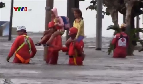 Cuba sơ tán người dân do ngập lụt