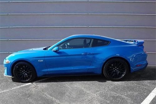 5. Ford Mustang 2019 (giá khởi điểm: 26.120 USD).